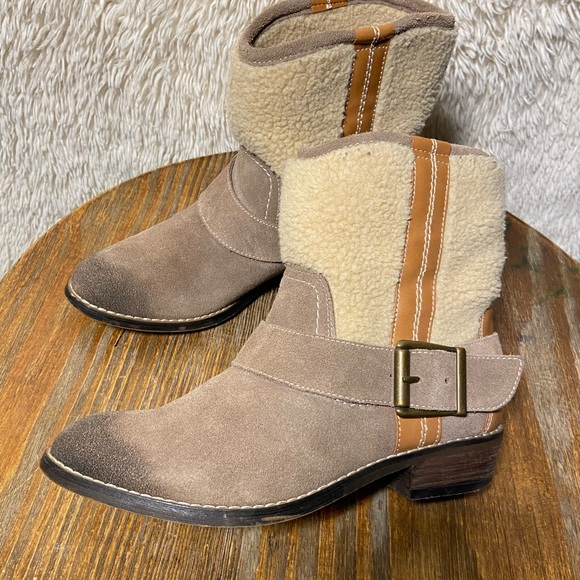 Kelsi Dagger Boots - Picture 2 of 9